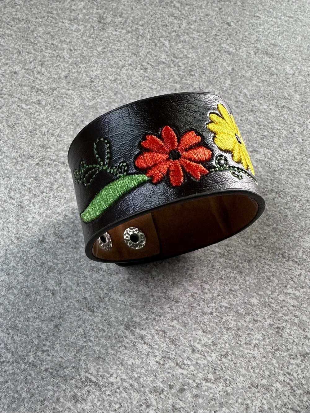 NWOT Brown Leather Floral Embroidered 1.5